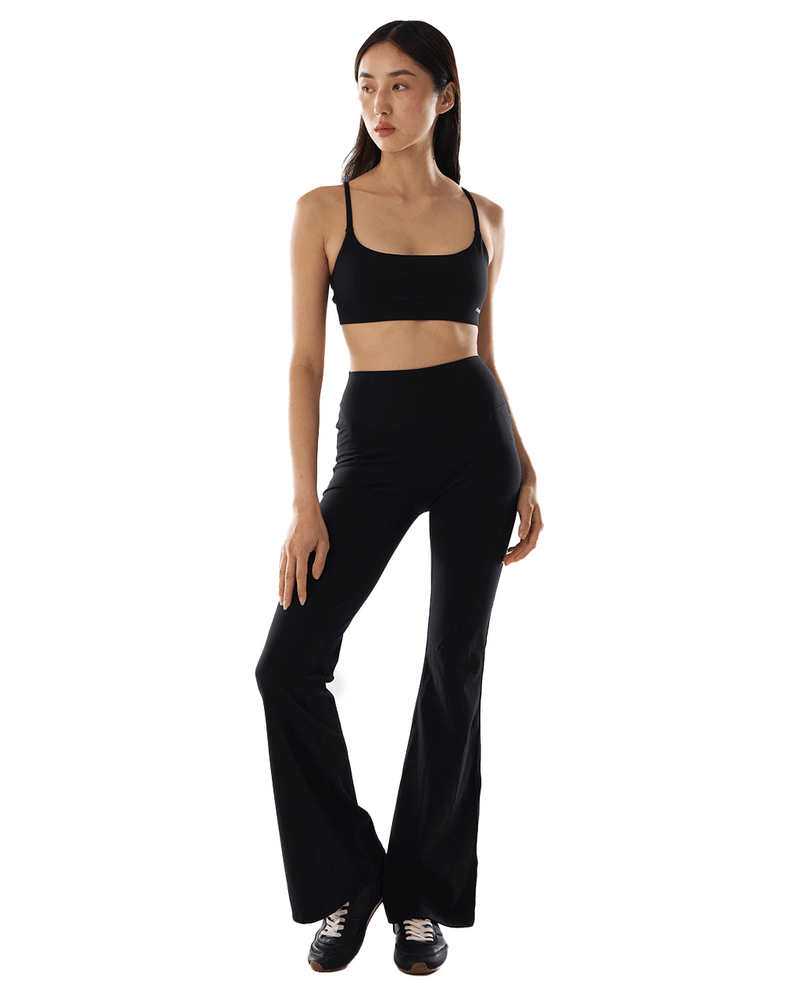 Pointe Bra - cheak