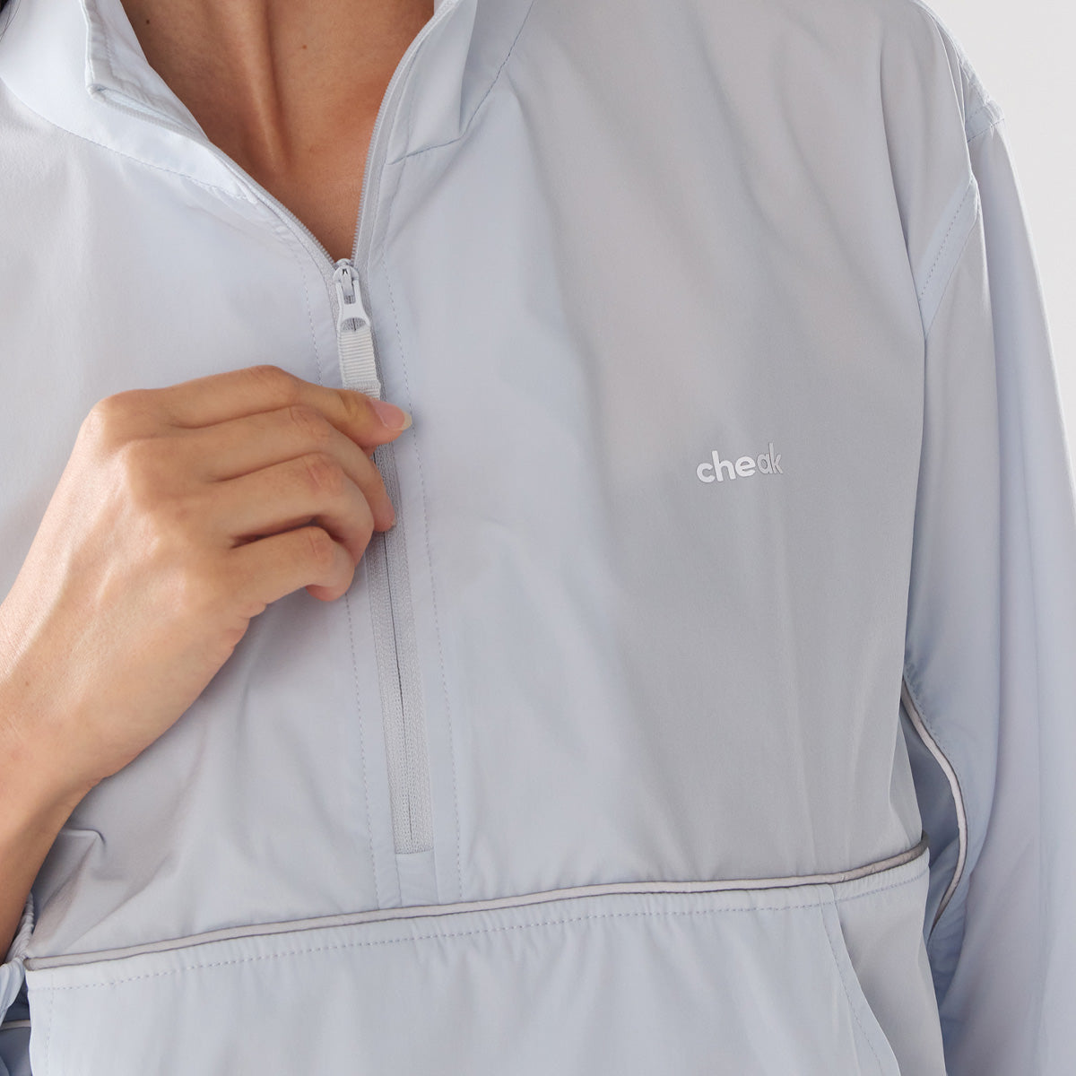 Varsity Half Zip - cheak